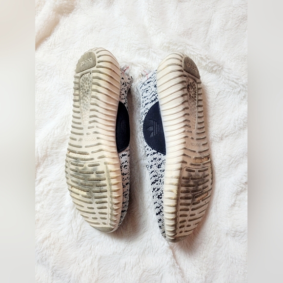 Yeezy x Adidas | Turtledove Boost - Picture 4 of 7